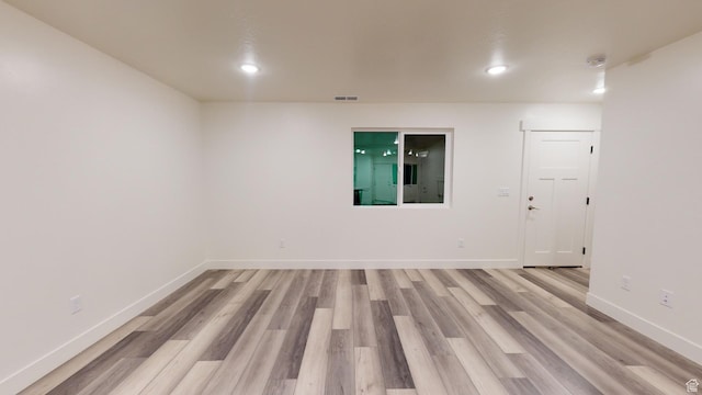 920 S 25 E # 18E, Cedar City, UT 84720 - empty room featuring light wood finished floors, recessed lighting, baseboards, and a smoke detector