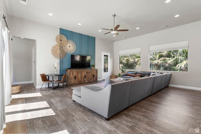 3258 S 4900 W, Hurricane, UT 84737 - living area featuring recessed lighting, ceiling fan, baseboards, and wood finished floors