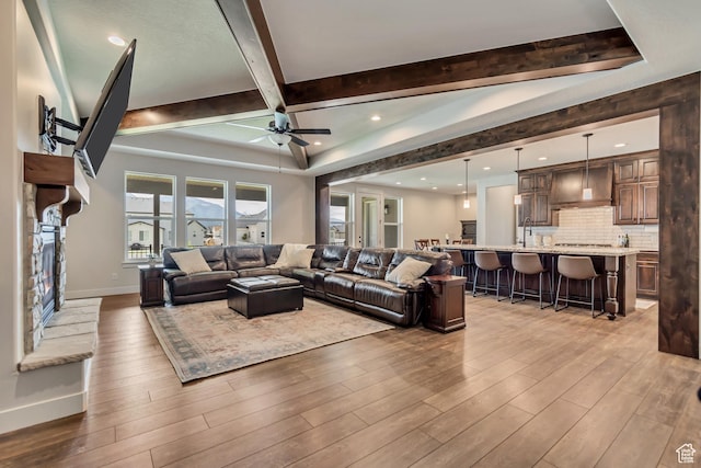487 W 500 N, Mapleton, UT 84664 - living room featuring ceiling fan, beam ceiling, light wood-type flooring, baseboards, and recessed lighting