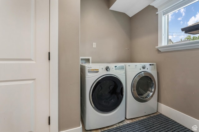 225 S 900 E, Salt Lake City, UT 84102 - laundry area with washing machine and clothes dryer and baseboards