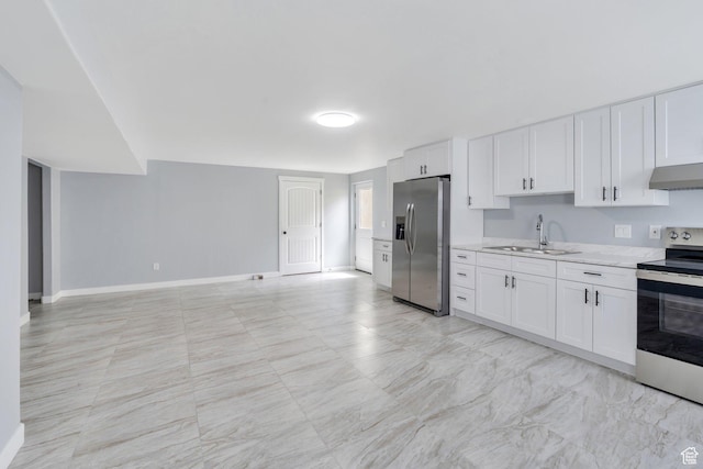701 S Crooket Post Way W, Saratoga Springs, UT 84045 - kitchen featuring a sink, stainless steel appliances, under cabinet range hood, white cabinets, and baseboards