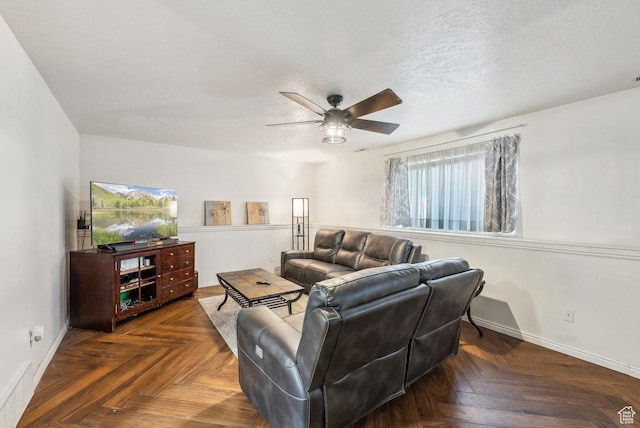 1447 E 230 S, Spanish Fork, UT 84660 - living area with a ceiling fan and baseboards