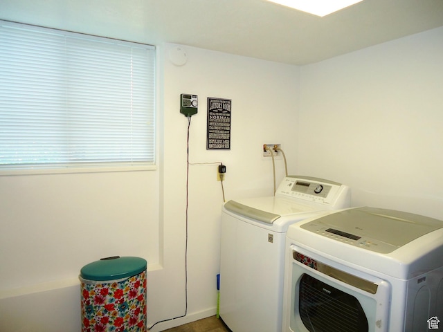 laundry room featuring independent washer and dryer