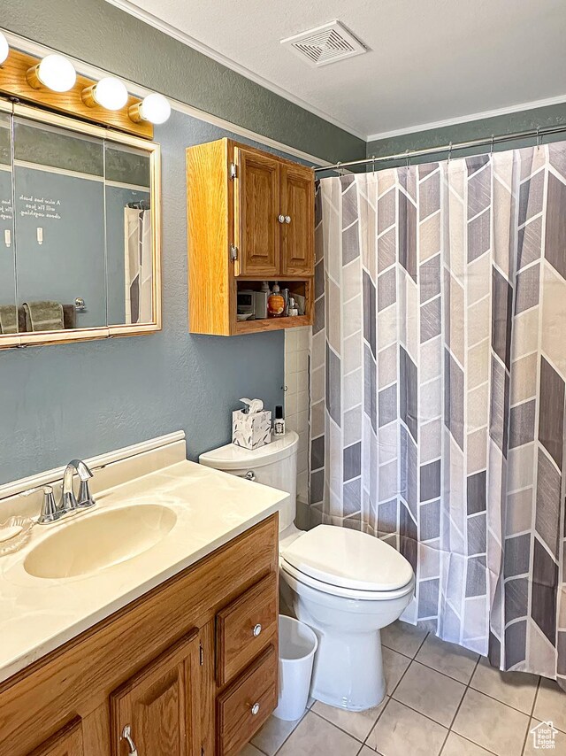 415 N Cedar Vw, Orangeville, UT 84537 - full bathroom featuring tile patterned flooring, vanity, toilet, curtained shower, and crown molding
