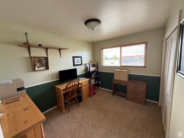 1255 W 200 S, Vernal, UT 84078 - office area with light colored carpet and baseboards
