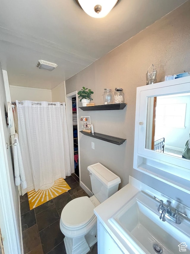 578 S 1500 W, Vernal, UT 84078 - bathroom featuring vanity, a shower with curtain, toilet, and tile patterned floors