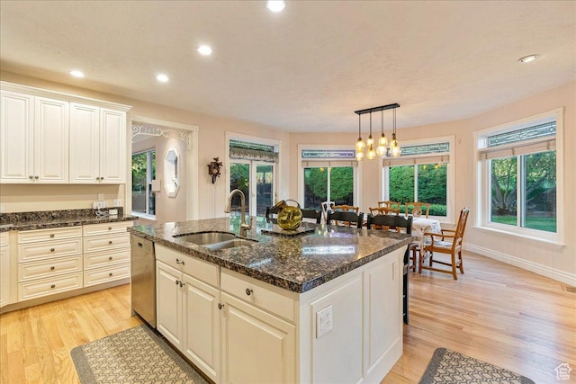 14 N 1025 E, Lindon, UT 84042 - kitchen featuring a sink, dishwasher, light wood-type flooring, recessed lighting, and a center island with sink