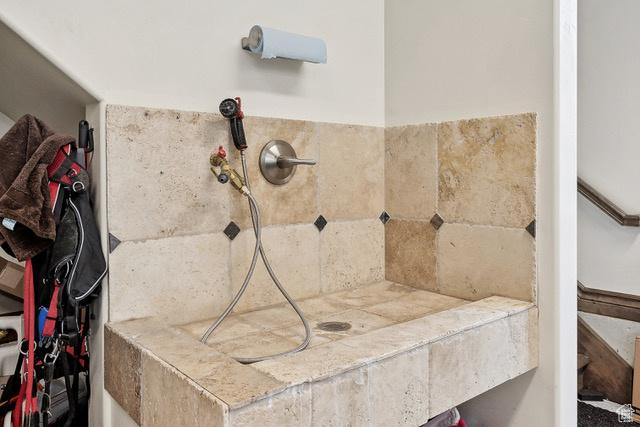 4891 Last Stand Dr, Snyderville, UT 84098 - detailed view of tiled shower
