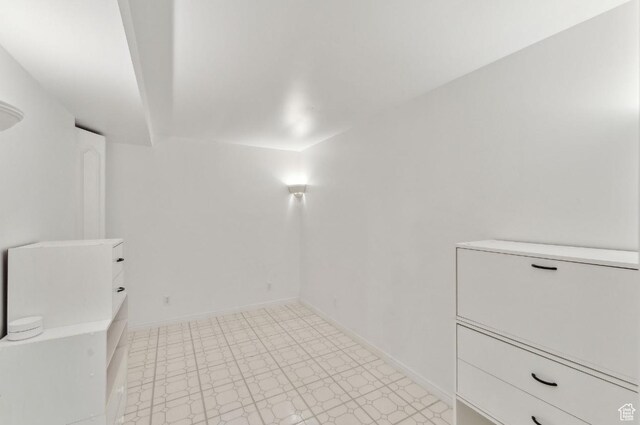 635 E Pioneer Ave S, Sandy, UT 84070 - empty room with light flooring and baseboards