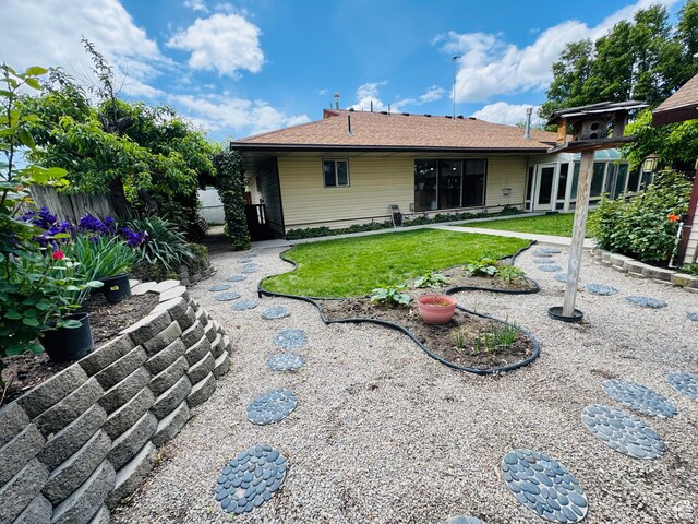 635 E Pioneer Ave S, Sandy, UT 84070 - back of property with a patio