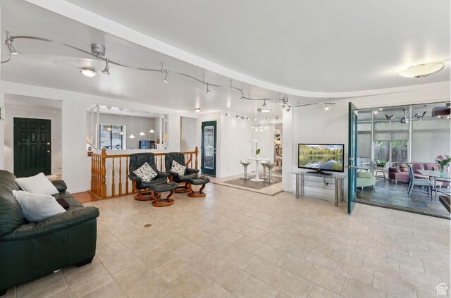 635 E Pioneer Ave S, Sandy, UT 84070 - living area with baseboards