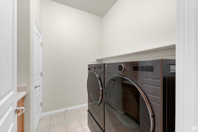 531 W Glendon Way, Pleasant Grove, UT 84062 - laundry area with independent washer and dryer, light tile patterned flooring, and baseboards