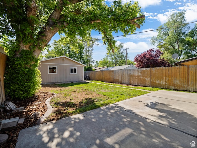 1067 S 400 E, Salt Lake City, UT 84111 - fenced backyard featuring a patio area