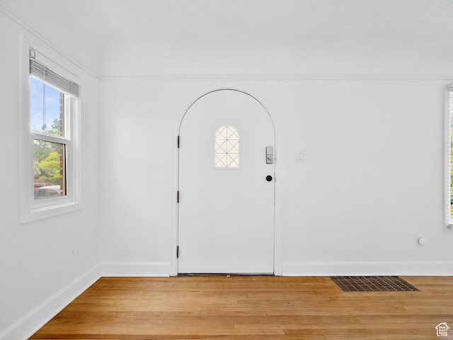 1067 S 400 E, Salt Lake City, UT 84111 - entryway with light wood-style flooring and baseboards
