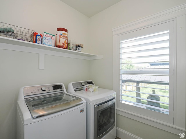 104 S Summer Breeze Ln W, Layton, UT 84041 - laundry area with washer and dryer
