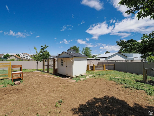 104 S Summer Breeze Ln W, Layton, UT 84041 - view of fenced backyard