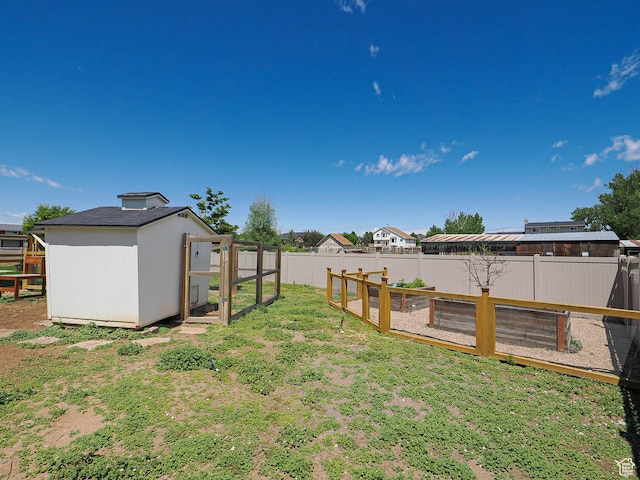 104 S Summer Breeze Ln W, Layton, UT 84041 - view of yard featuring an outbuilding and a residential view