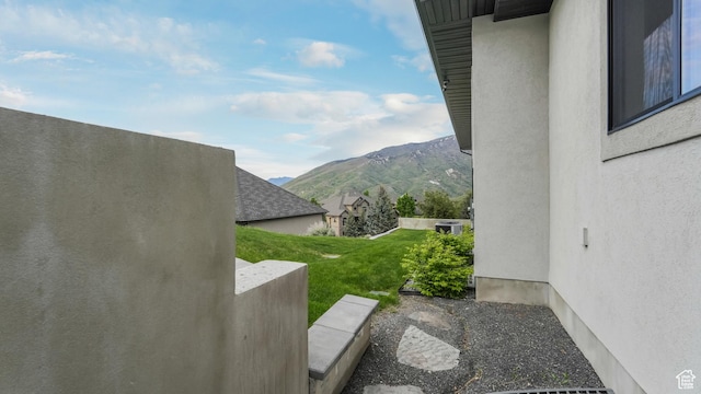 14708 S Woods Landing Ct E, Draper, UT 84020 - view of grassy yard featuring a mountain view
