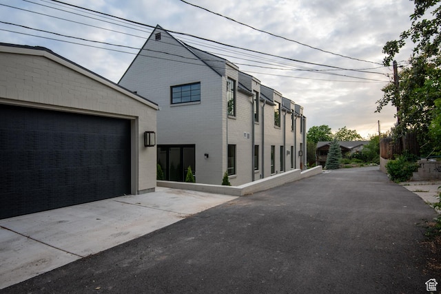 520 N H St E, Salt Lake City, UT 84103 - view of asphalt driveway
