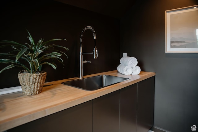 520 N H St E, Salt Lake City, UT 84103 - detailed view of a sink and baseboards