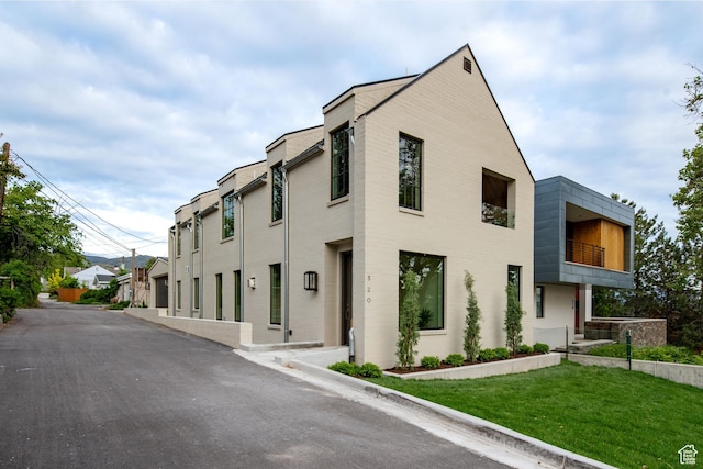 520 N H St E, Salt Lake City, UT 84103 - view of asphalt street with curbs