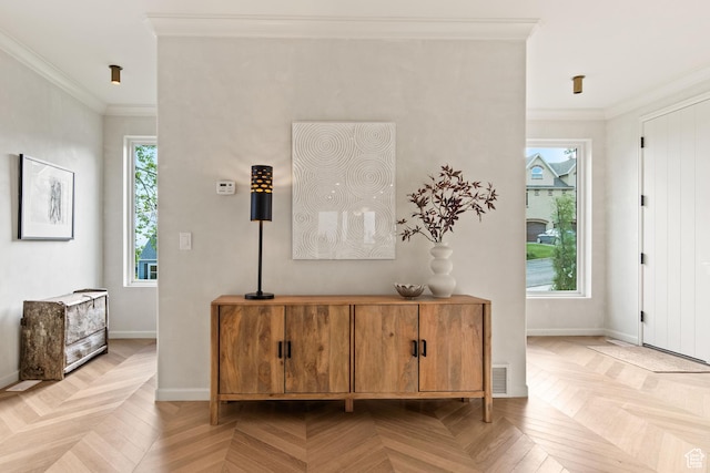 520 N H St E, Salt Lake City, UT 84103 - entrance foyer with ornamental molding and baseboards