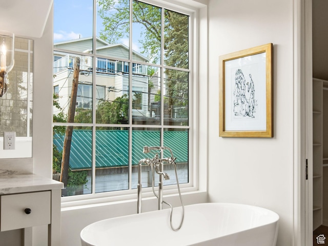 520 N H St E, Salt Lake City, UT 84103 - full bath featuring a soaking tub