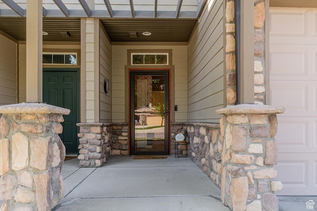 839 W Jordan Oaks Ct S, Sandy, UT 84070 - property entrance featuring stone siding and a porch