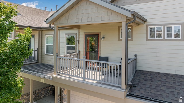 839 W Jordan Oaks Ct S, Sandy, UT 84070 - entrance to property with a shingled roof