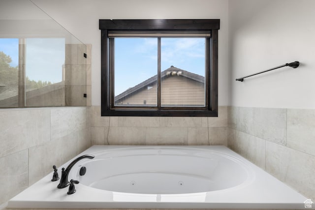 1765 E Kings Peak Cir Unit Cp-21, Heber City, UT 84032 - bathroom with a tub with jets