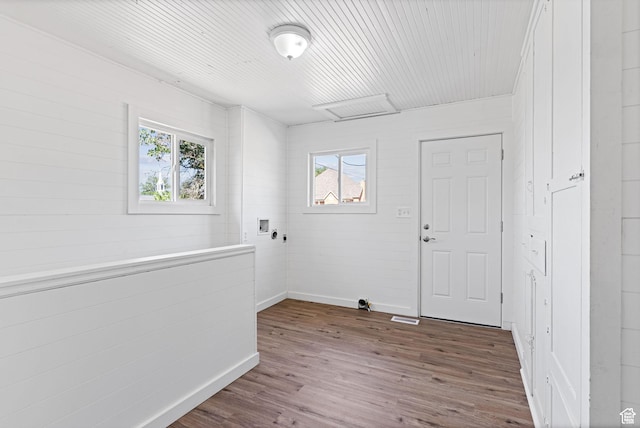333 S 100 W, Payson, UT 84651 - foyer entrance with dark wood-style flooring and baseboards