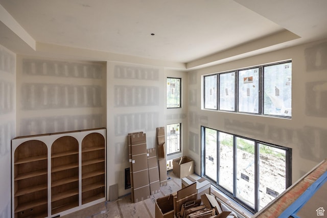 3685 S Craig Cir E, Millcreek, UT 84109 - living area with a raised ceiling