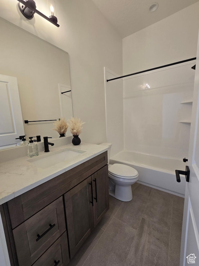 3564 W Haven Hollow Dr S, South Jordan, UT 84095 - full bath featuring toilet, tile patterned floors, vanity, and bathing tub / shower combination