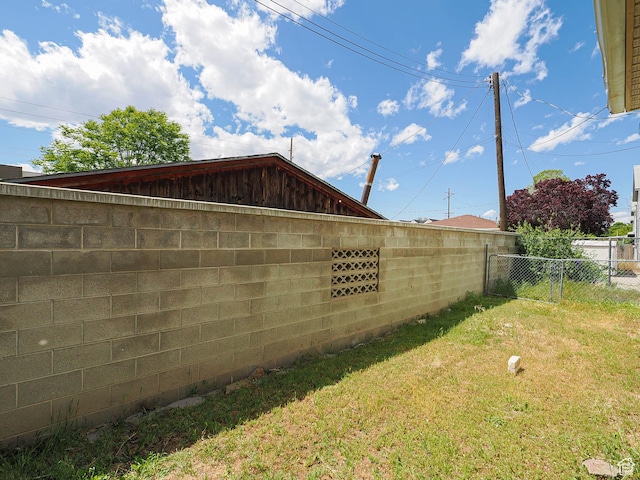 787 W Lennox St S, Midvale, UT 84047 - view of yard