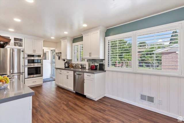 2377 S 150 E, Bountiful, UT 84010 - kitchen with appliances with stainless steel finishes, a sink, white cabinetry, dark wood finished floors, and recessed lighting