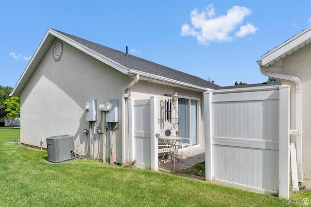 429 W 90 N, American Fork, UT 84003 - view of side of home featuring central AC, a yard, and stucco siding