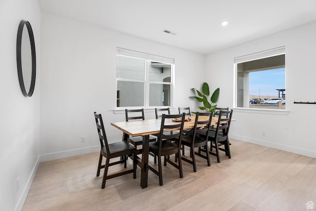 5670 S Carnelian Pkwy S, Bloomington, UT 84790 - dining area with light wood-style floors, baseboards, and recessed lighting