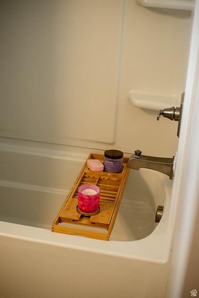 4376 W Bromwell Ct, Lehi, UT 84043 - bathroom with a bath