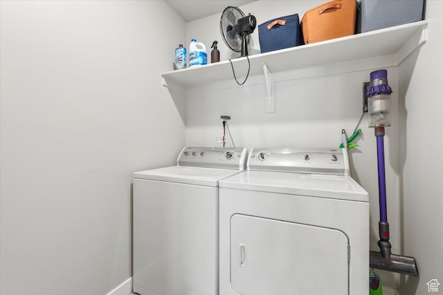 4376 W Bromwell Ct, Lehi, UT 84043 - washroom featuring washing machine and clothes dryer
