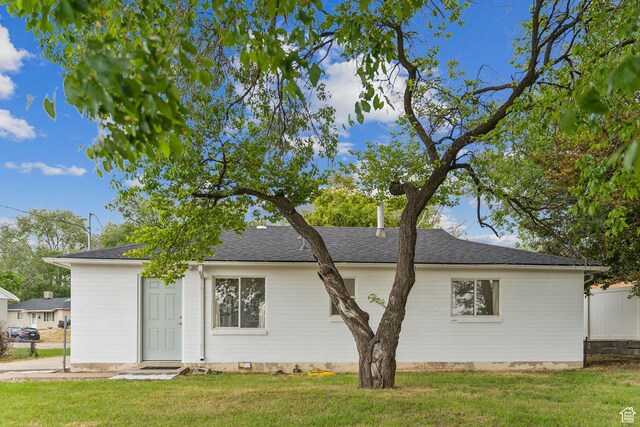 15 Airlane Dr, Clearfield, UT 84015 - rear view of property with roof with shingles