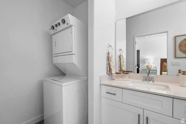 3719 E Padre Cv Unit 4092, Washington, UT 84780 - laundry area with stacked washer / drying machine