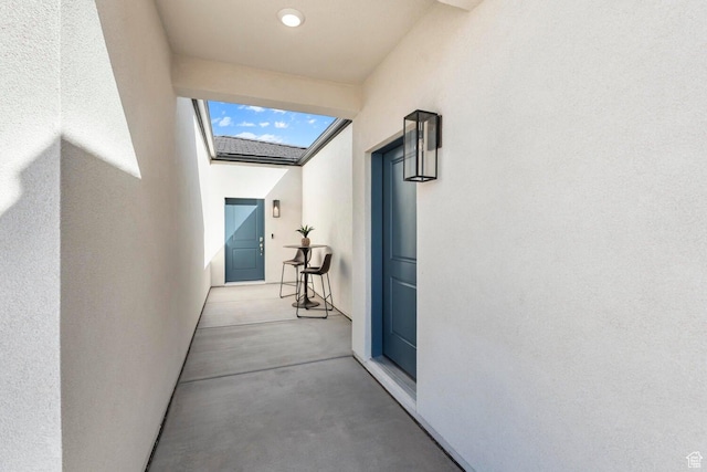 3719 E Padre Cv Unit 4092, Washington, UT 84780 - corridor featuring a skylight