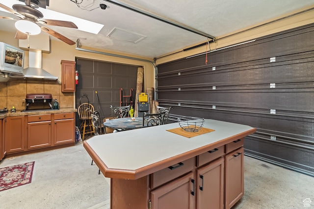154 E 950 N, Glenwood, UT 84730 - garage with ceiling fan