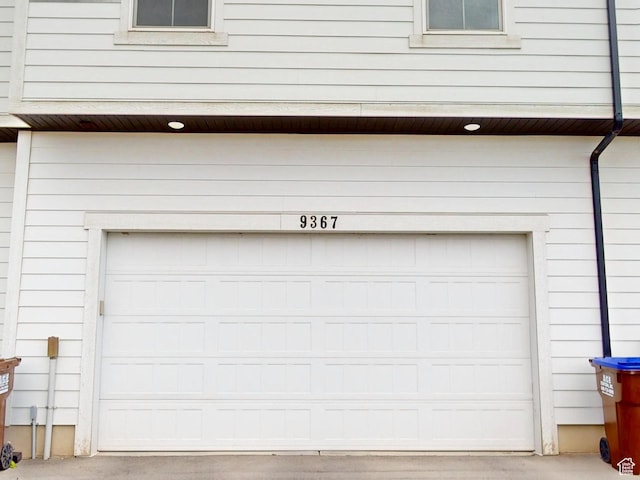 9367 N Vernham Way E, Eagle Mountain, UT 84005 - garage featuring driveway