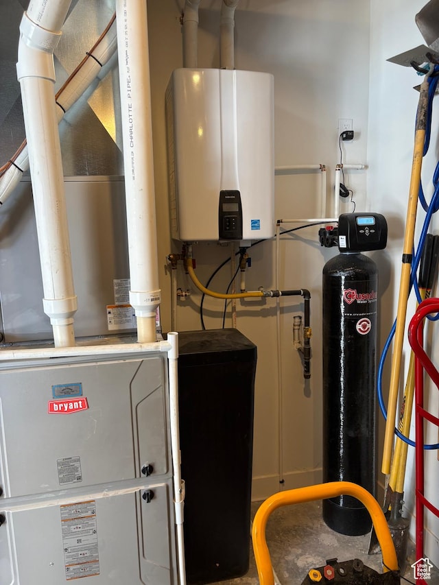 765 E Union St, Manti, UT 84642 - utility room with water heater
