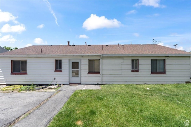 12525 S 1300 E, Draper, UT 84020 - back of house with a lawn and roof with shingles