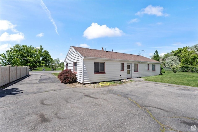 12525 S 1300 E, Draper, UT 84020 - ranch-style house featuring a front yard