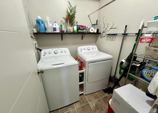 5288 W Solafax Ln Unit 34-1, Herriman, UT 84096 - laundry room featuring washing machine and dryer and dark tile patterned floors