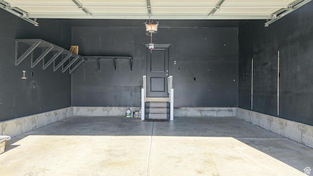 492 N 910 E, Salem, UT 84653 - garage with a garage door opener