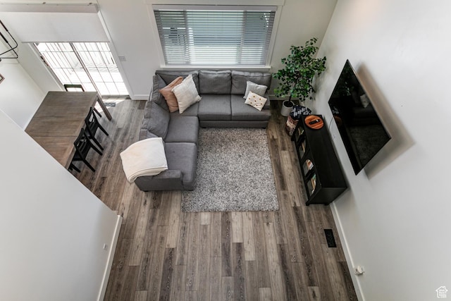 545 W Applewood Dr S # 10, Bountiful, UT 84010 - living area featuring wood finished floors and baseboards